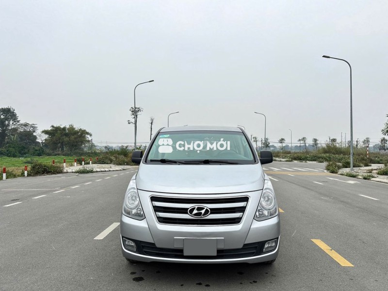 Hyundai Grand Starex 9 chỗ 2017  - 10000 km