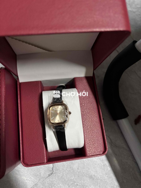 Đồng hồ đeo tay Vando Nữ Da Mới