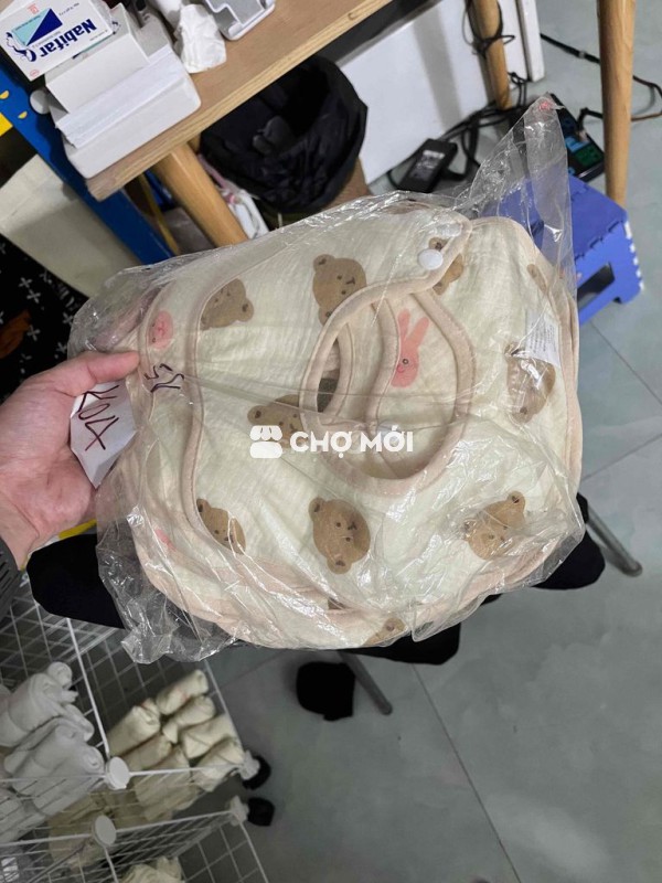 Yếm ăn trẻ sơ sinh