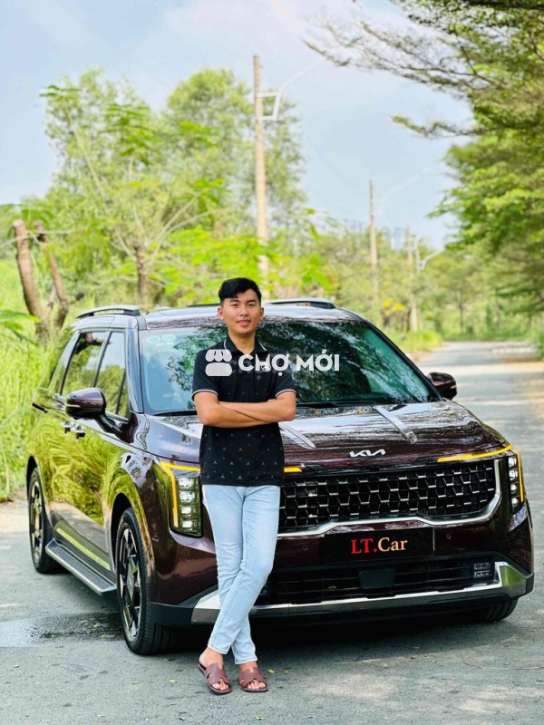 Kia Carnival 2025 Signature 2.2D - 18000 km