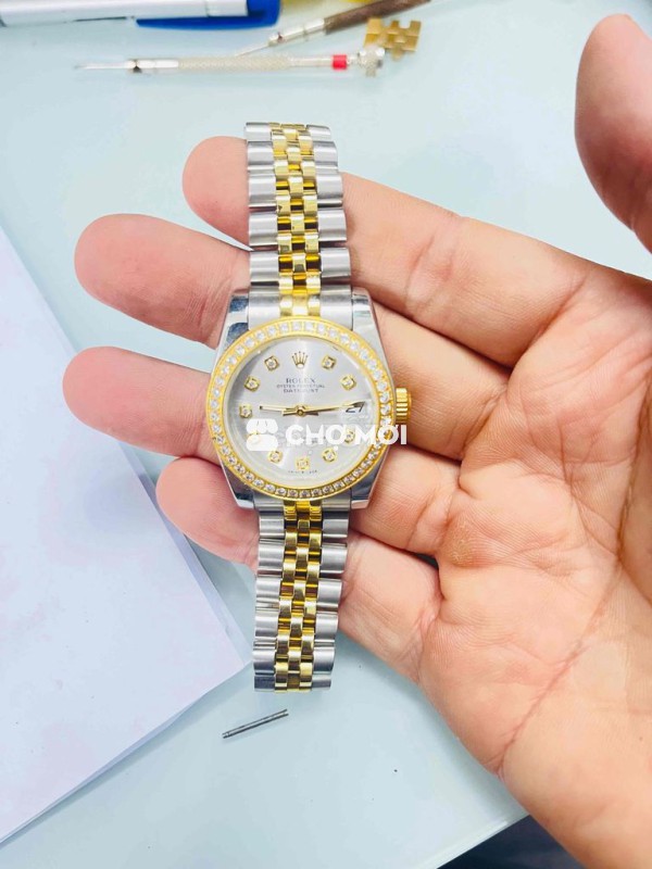 Đồng hồ đeo tay Nữ Kim loại