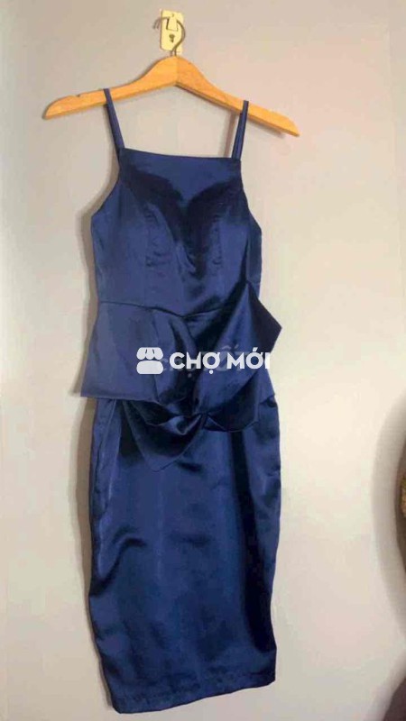 Đầm lụa satin xanh navy xinh sang hàng shop sale