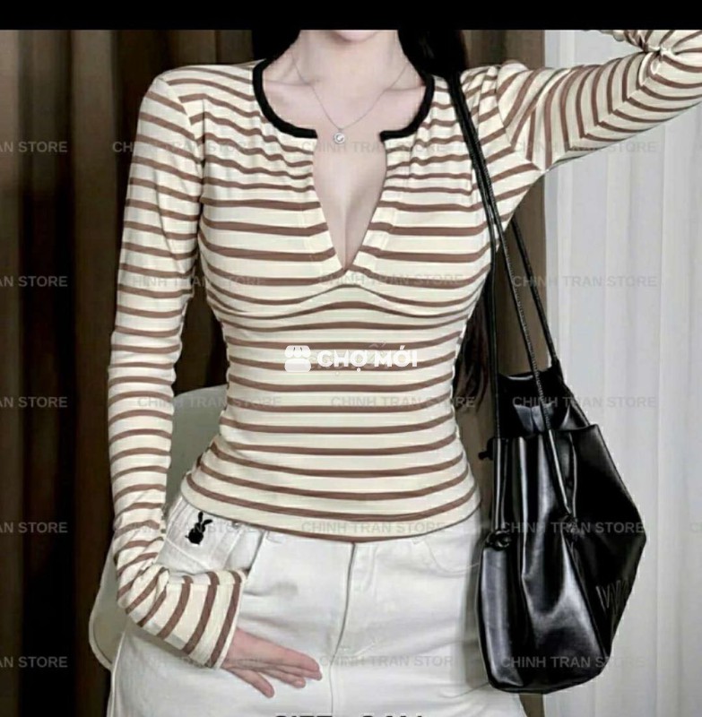 (Size nhỏ) Áo thun bé gái cổ trụ sẻ V, tay dài