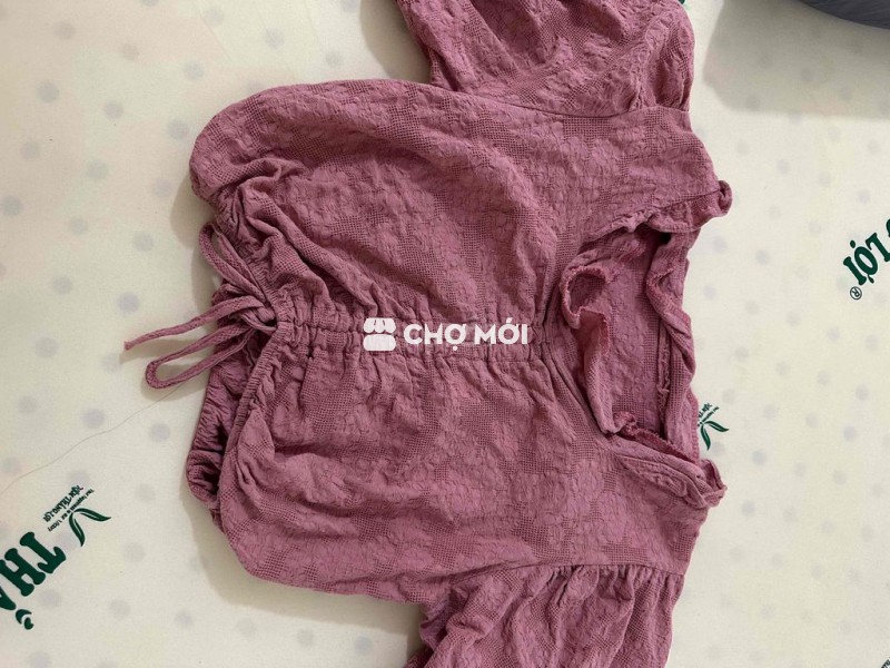 Áo croptop nữ Freesize còn mới