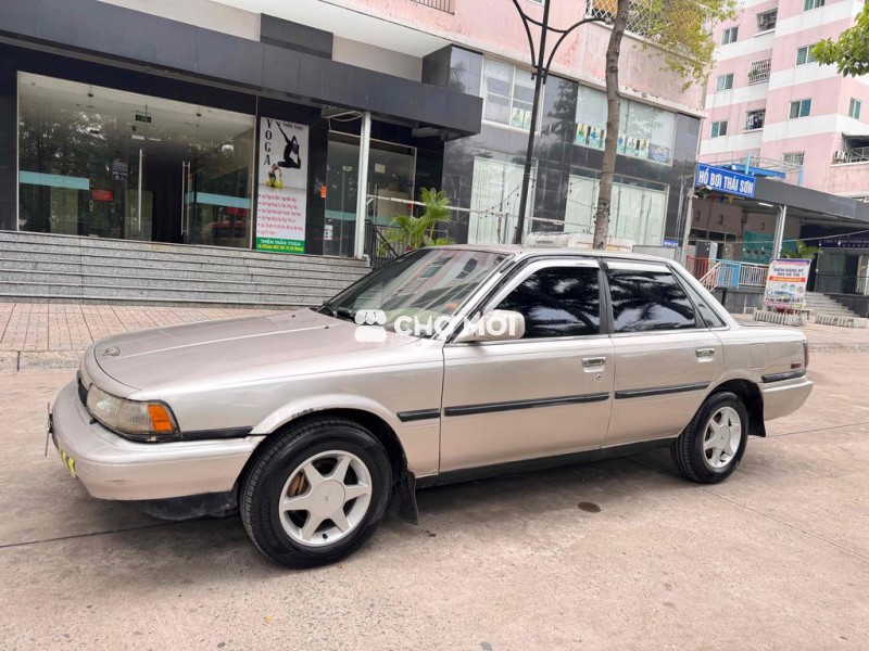 Toyota Camry 1988 Bạc
