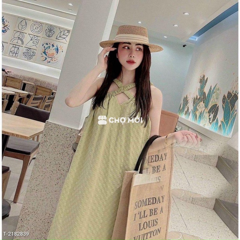 Đầm maxi đi biển, cổ chéo hở vài siêu xinh TTS