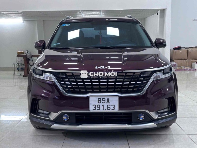 Kia Carnival 2023 Premium Đỏ mận