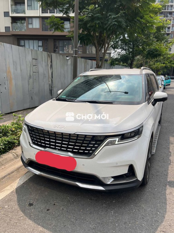 Kia Carnival 2.2D Trắng