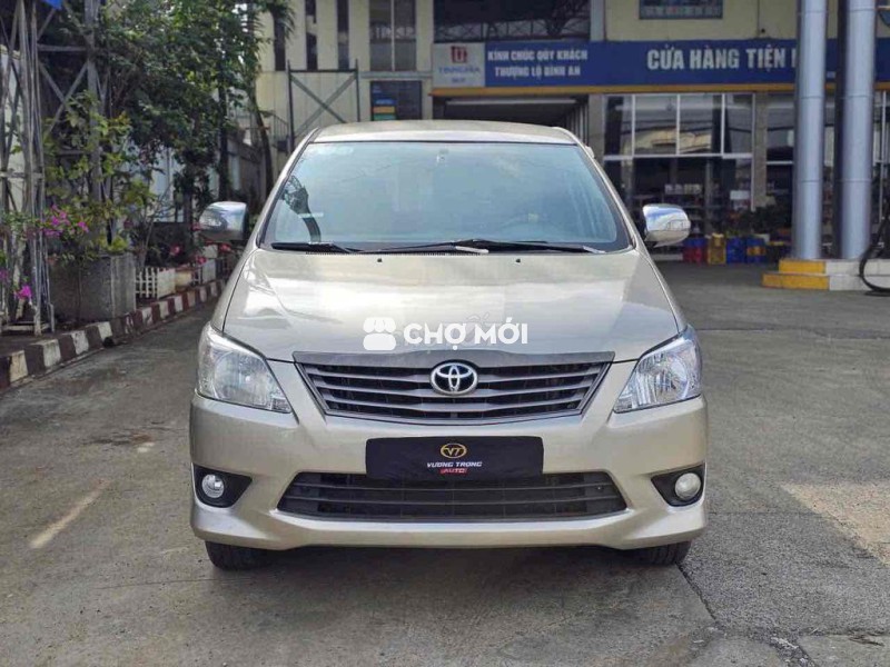 Toyota Innova 2014 Vàng cát