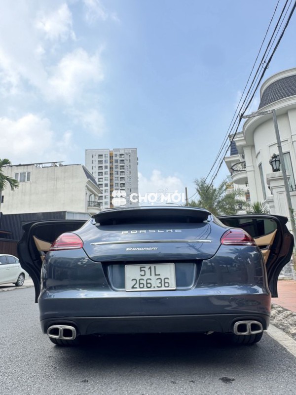 Porsche Panamera S xanh dương.tiền lên đời hơn xe