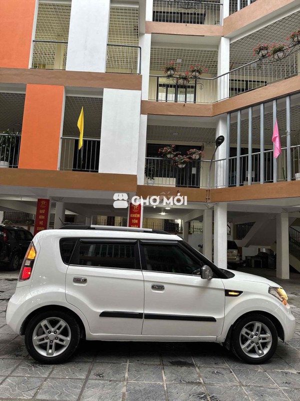 Kia Carens 2009 2.0 AT - 13000 km