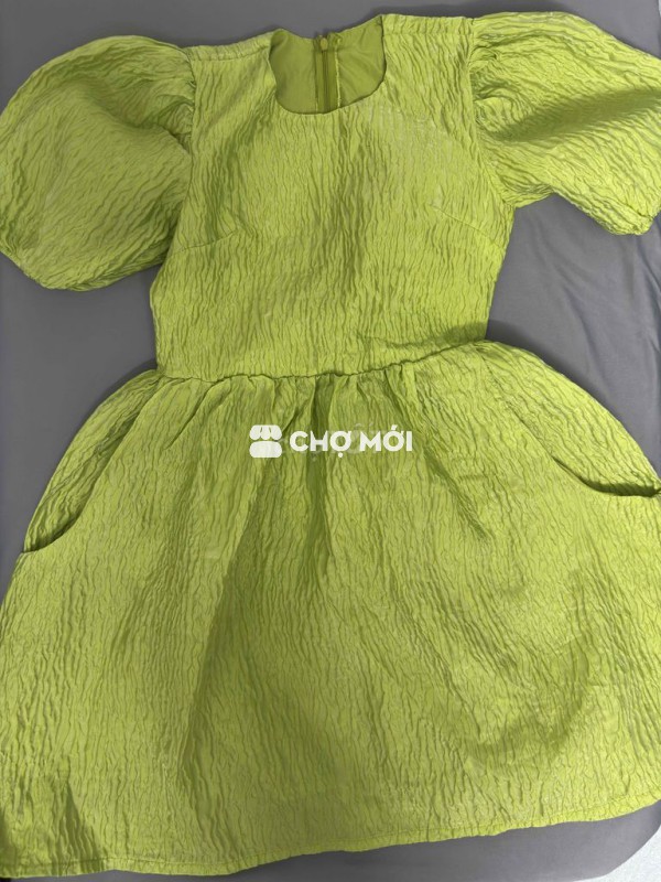 Đầm nữ xanh nõn chuối Mới