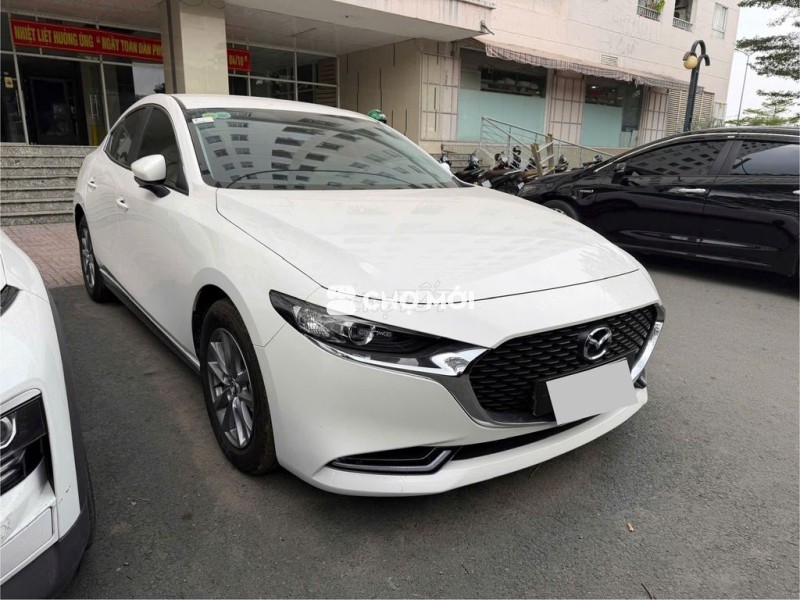 Mazda 3 Luxury 2025 Trắng 2000 km