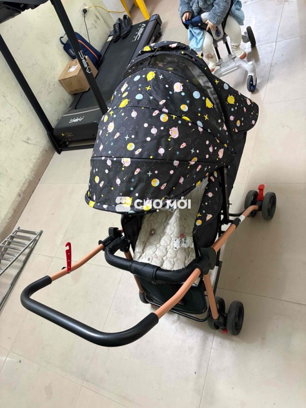 Xe đẩy em bé 0-5 tuổi Đen