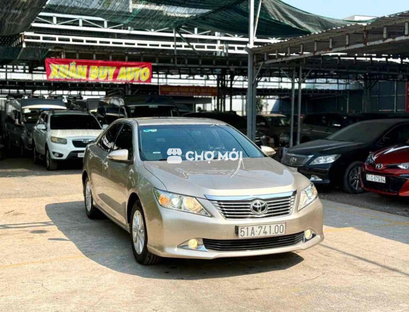 CAMRY 2.0E 2013 chuẩn 10 vạn XE ZIN 100% RẤT MỚI