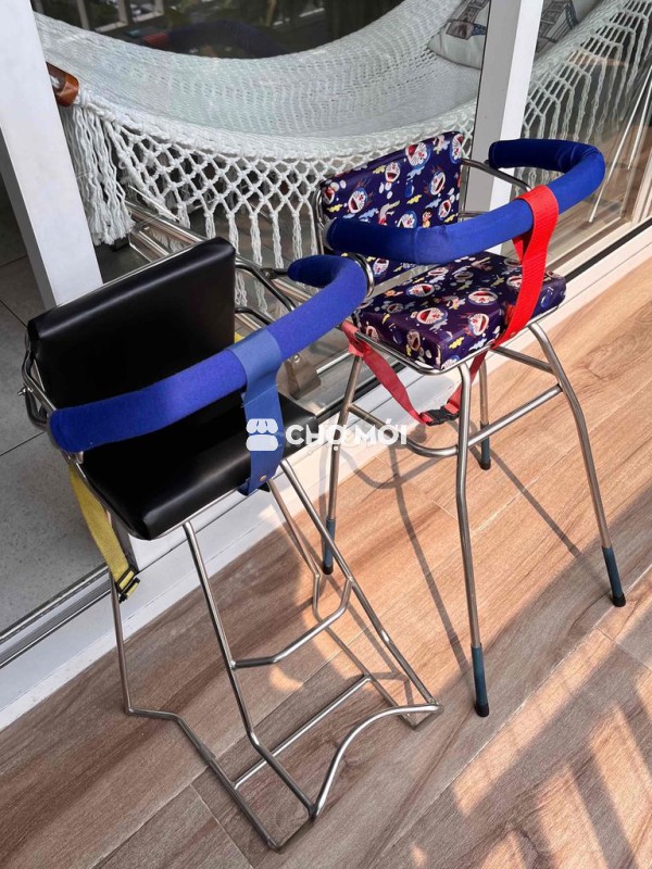 Ghế trẻ em Xe AB và Lead