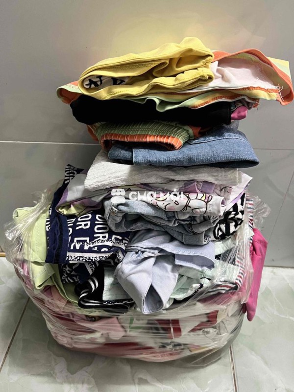 Quần áo trẻ em vải nhiều màu