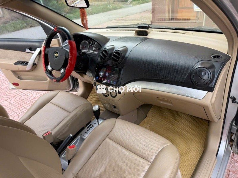 Chevrolet Aveo 1.5L Bạc