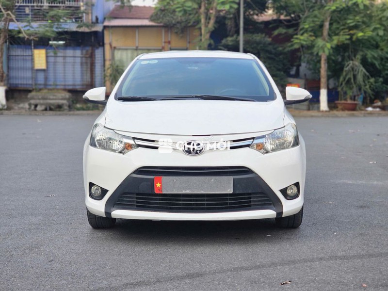 Toyota Vios 2018 E số sàn Trắng