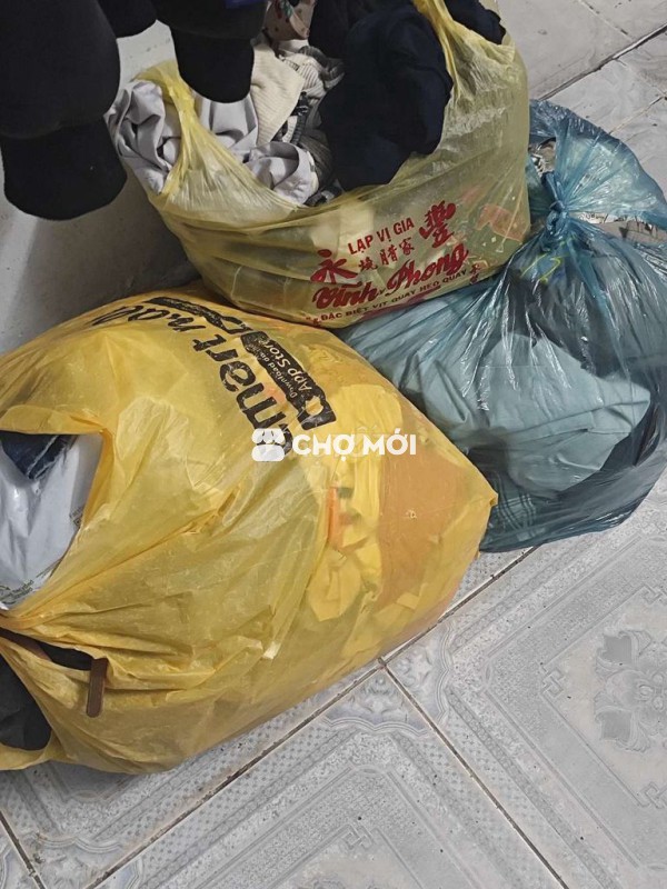 Quần áo cũ đã qua sử dụng