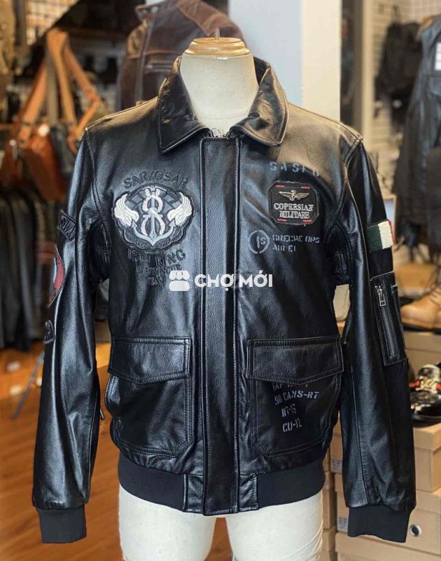 Áo da bò với những logo được thuê nổi cho ae