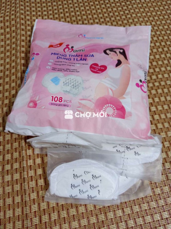 Miếng lót thấm sữa Mami tặng kèm cặp phẽu hứng sữa