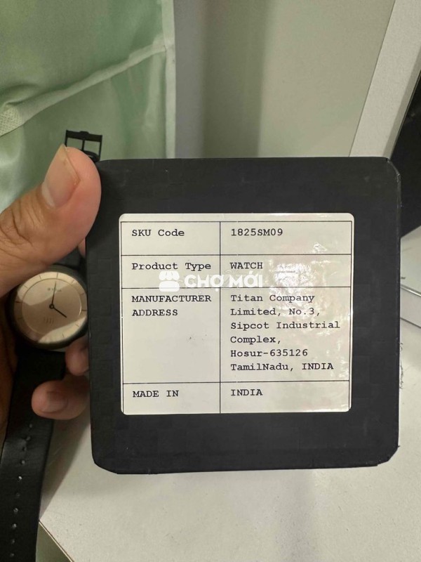 Đồng hồ TITAN 1825SM09 dây da Champagne