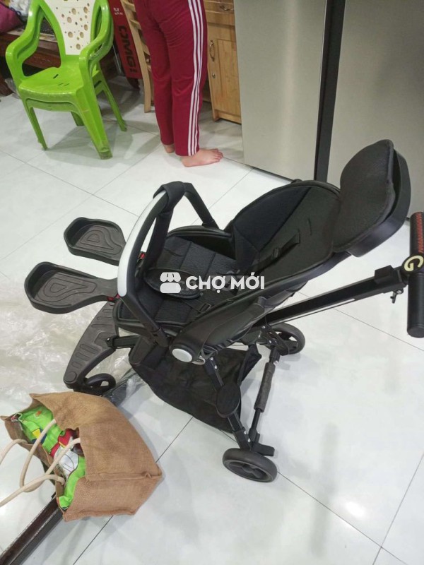 Xe đẩy em bé Đen đã sử dụng