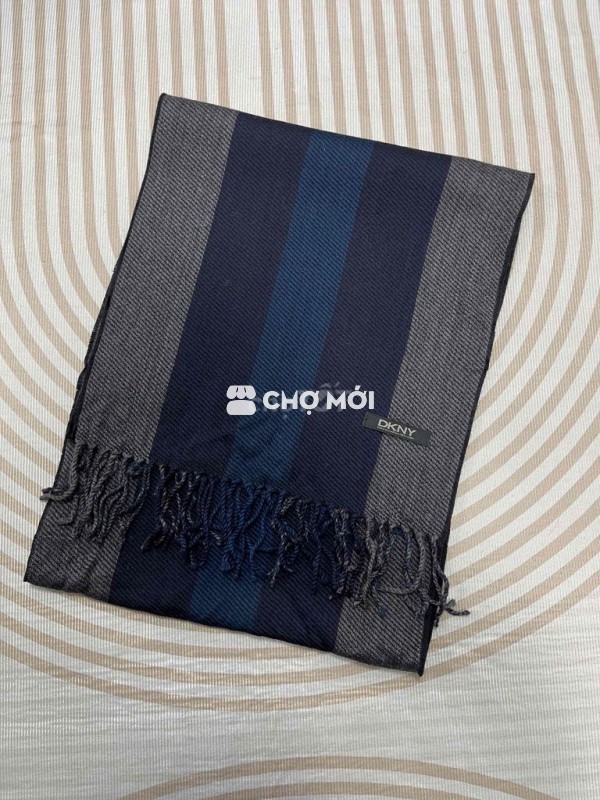 Khăn Dkny Số đo: ngang 33, dài 154 Giá: 160k _____
