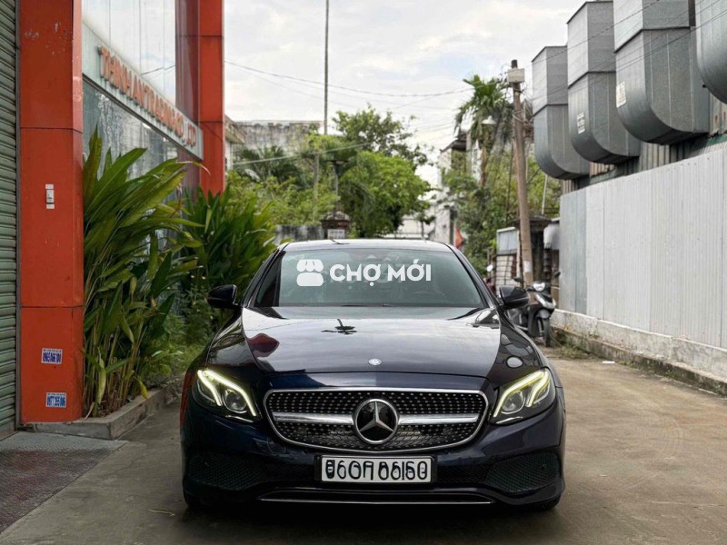 Mercedes-Benz E250 Xanh đen
