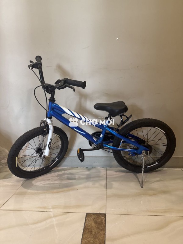 Xe đạp hai bánh xanh dương