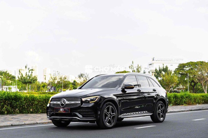 GLC300 AMG Model 2021 cá nhân 1 chủ siêu đẹp