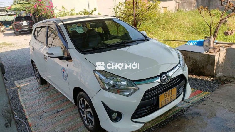 Toyota Wigo màu Trắng số Tự động 2018 cần bán gấp