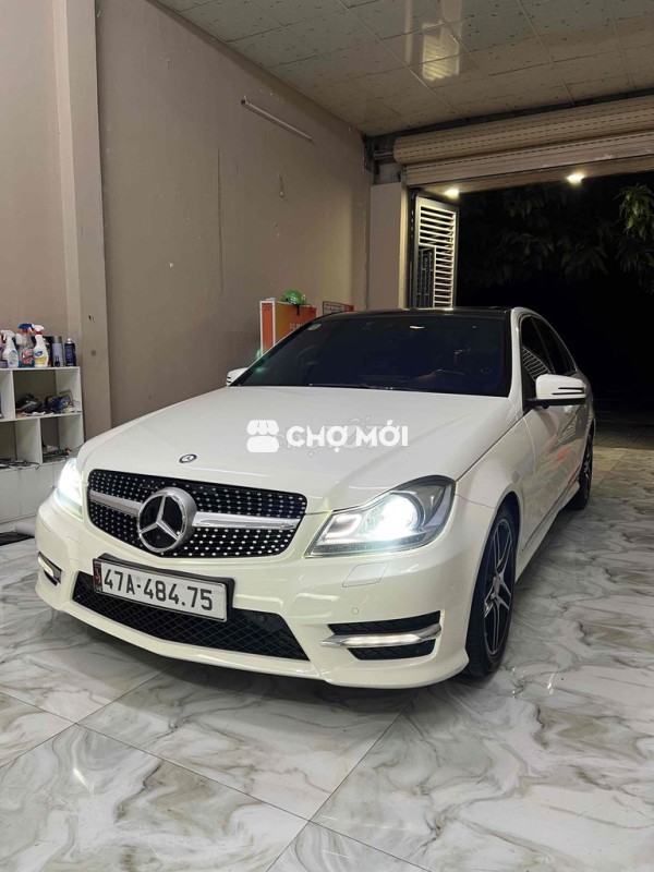 Mercedes-Benz C300 AMG 2012 Trắng