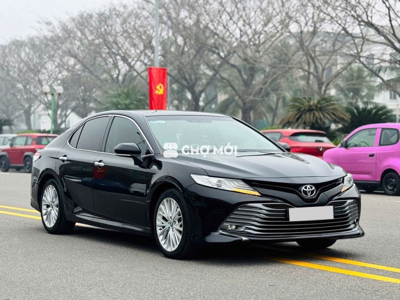 Toyota Camry 2020 2.5Q, chạy ít, bảo dưỡng đều đặn