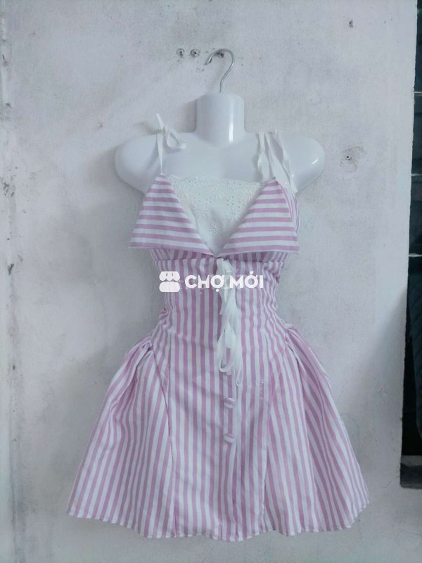 Váy nữ hồng sọc trắng size M