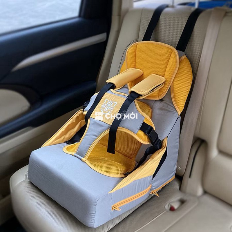 Ghế đai nệm ngồi ô tô cho bé