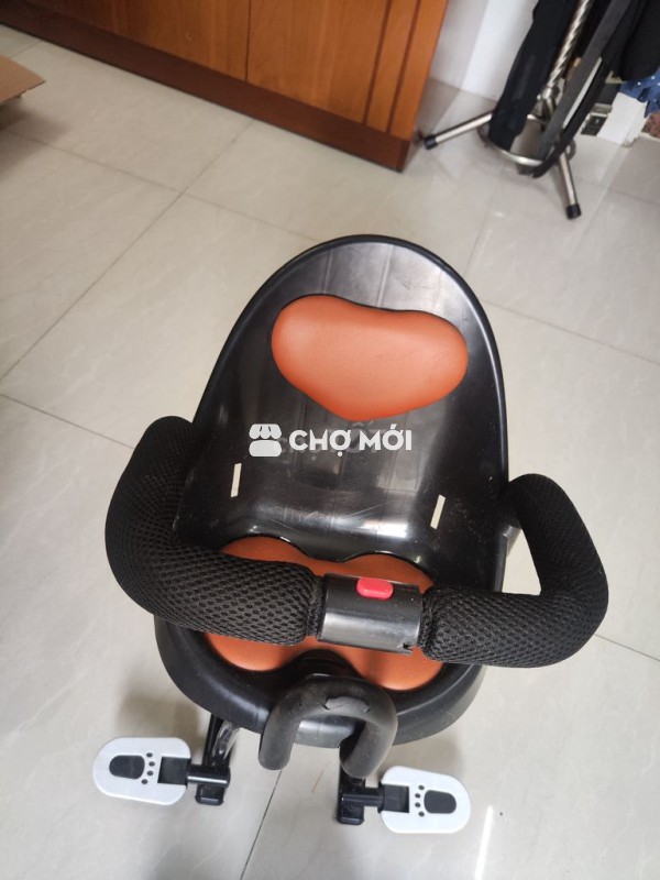 Ghế ngồi xe em bé Đen, Nâu