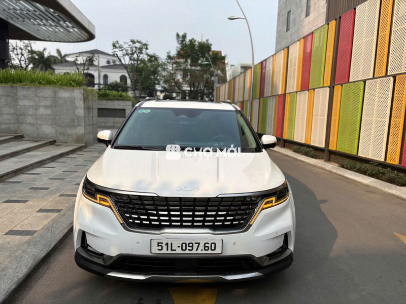 KIA Carnival 2024 3.5G Signature màu Trắng
