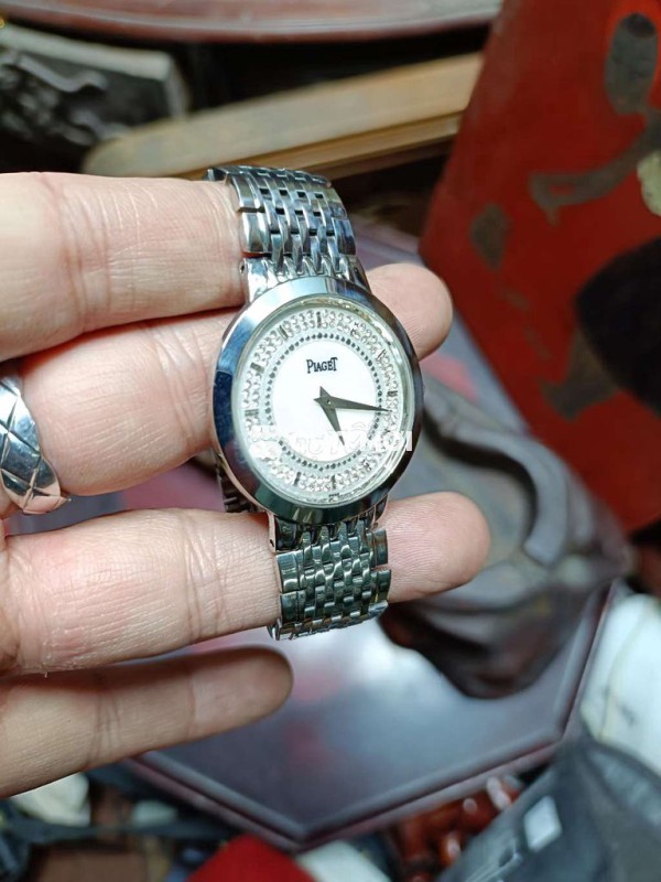 Đồng hồ đeo tay Piaget nữ kính sapphire