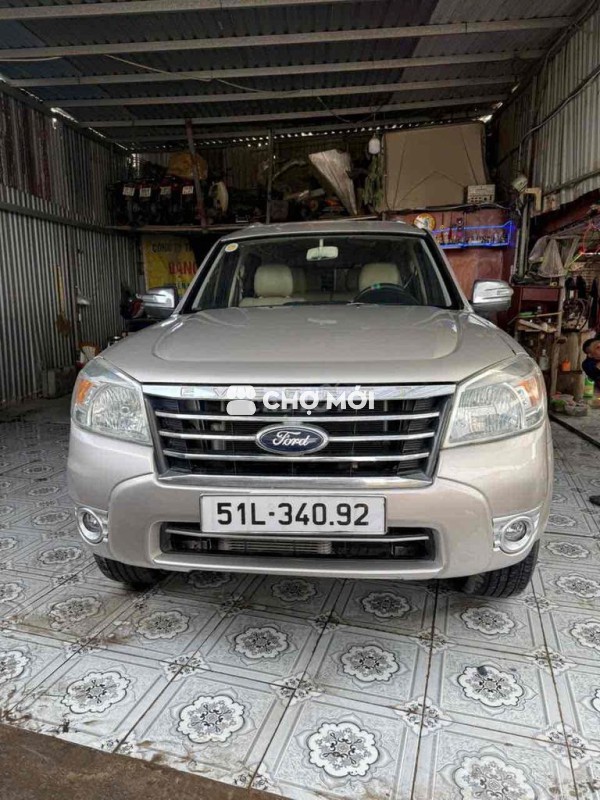 Ford Everest cuối 2012 8 chỗLimited máy dẩu số sàn