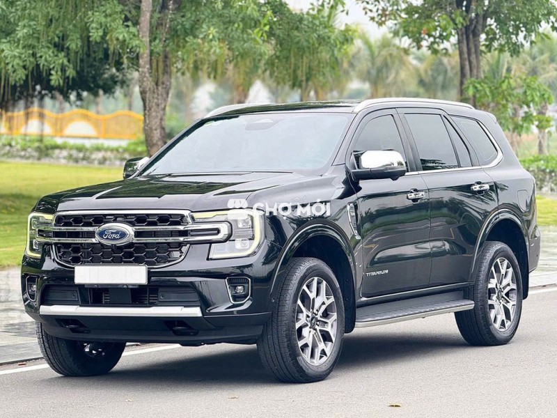 FORD EVEREST TITANIUM 2 CẦU – CHUẨN SUV ĐẲNG CẤP