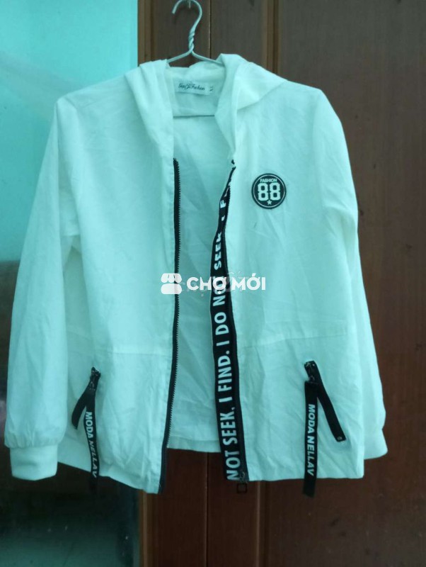 Bán cái áo có mũ hiệu xịn sai 50kg đến 60kg vừa