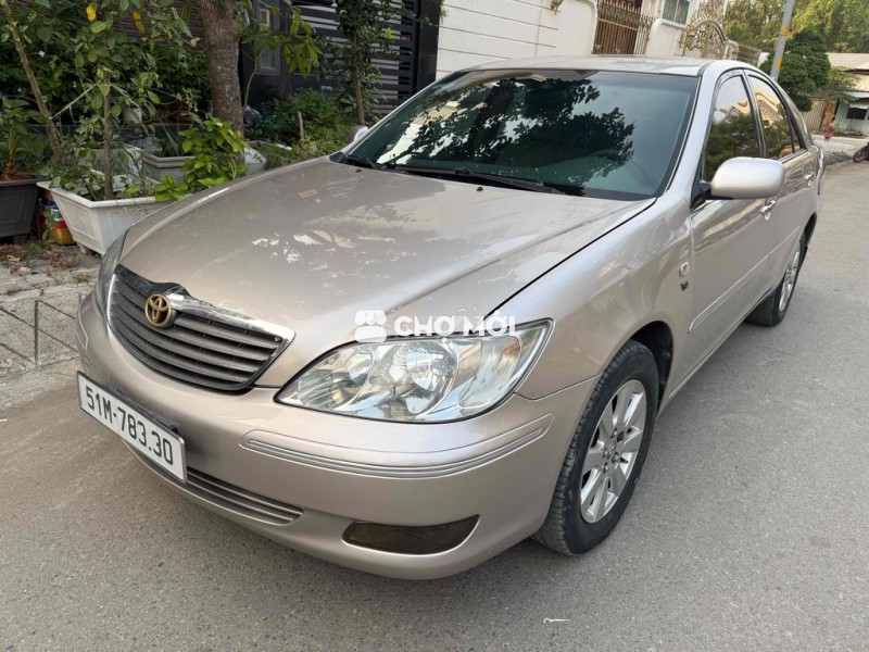 Toyota Camry 3.0V Vàng cát
