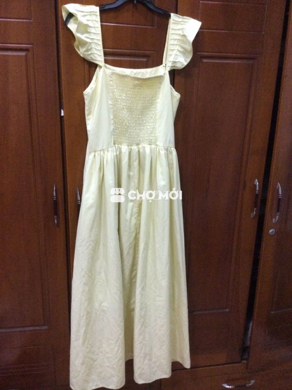 Đầm nữ vải vàng nhạt mới