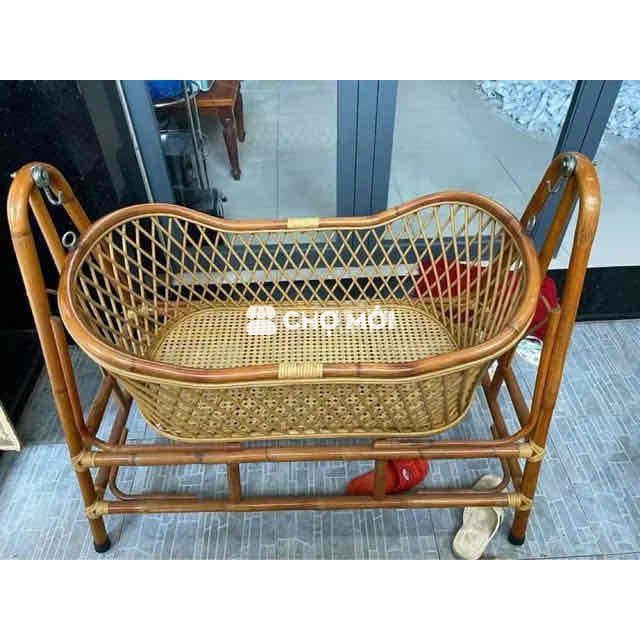 Nôi em bé mây màu nâu như mới