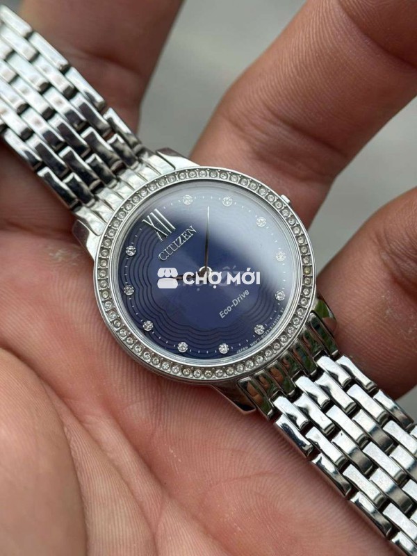 Đồng hồ Citizen mặt xanh hoạ tiết cọcsoàn lấp lánh