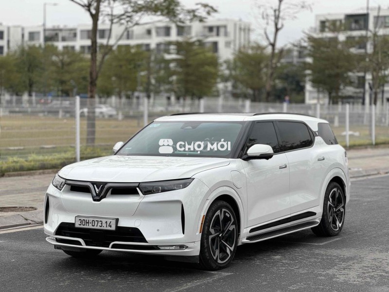 VF9 Plus 2023 Mua Pin CATL đi 600k/sạc 16.000km