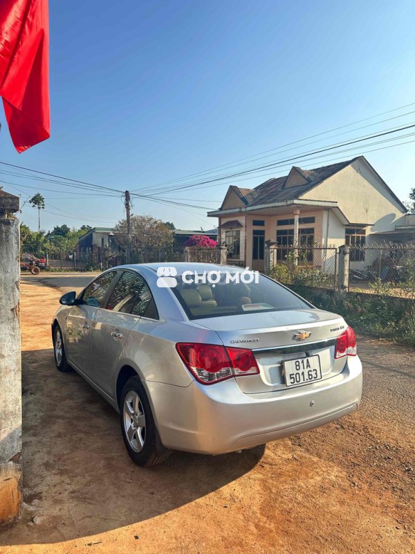 Chevrolet Cruze màu Bạc