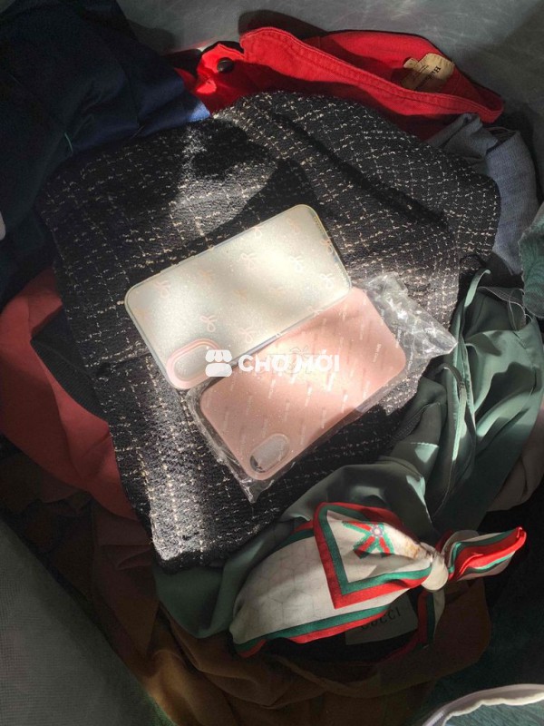 Quần áo nữ đa màu